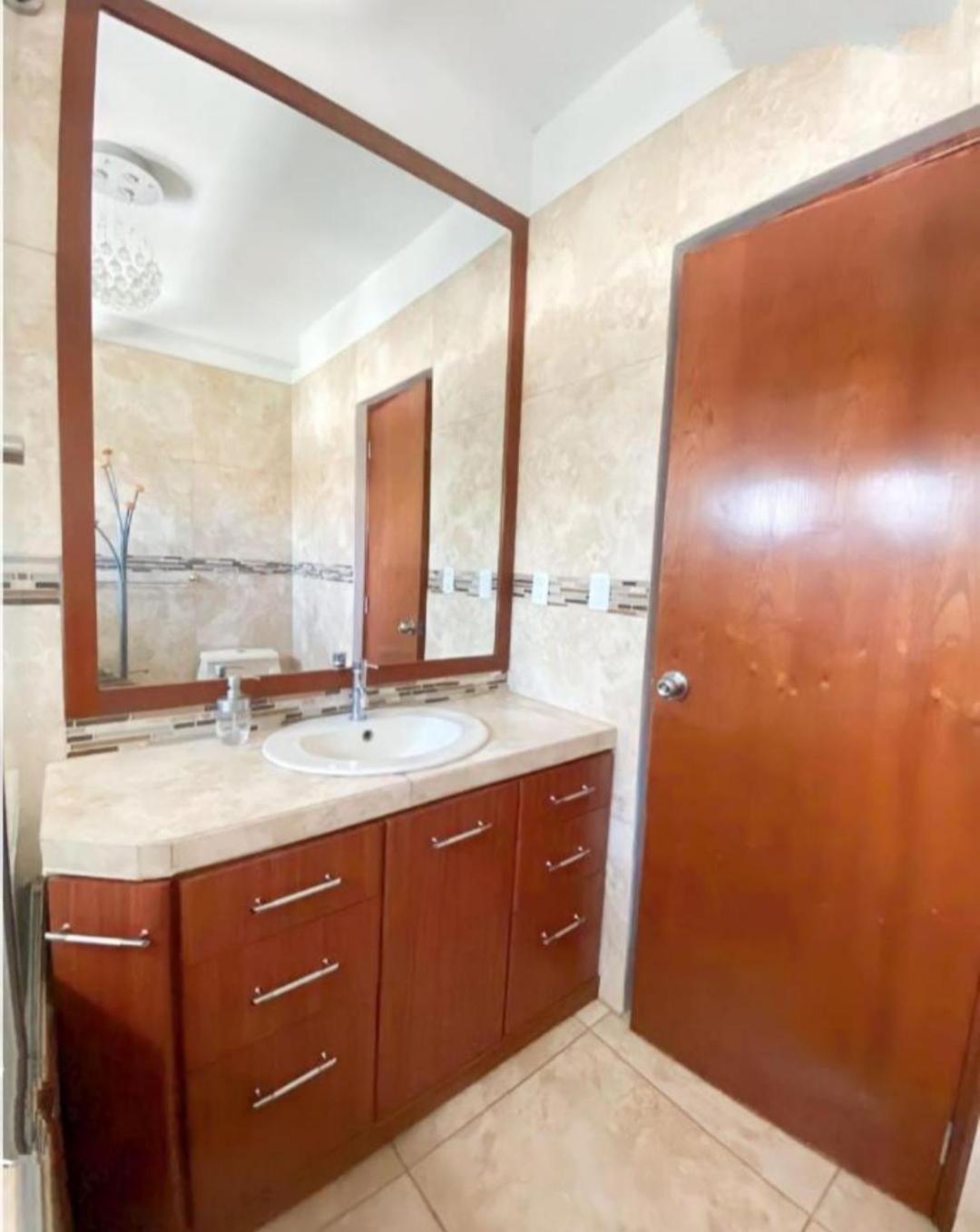 Deluxe Hotel Talara - A 5 Minutos Del Aeropuerto Y Plaza De Armas الغرفة الصورة