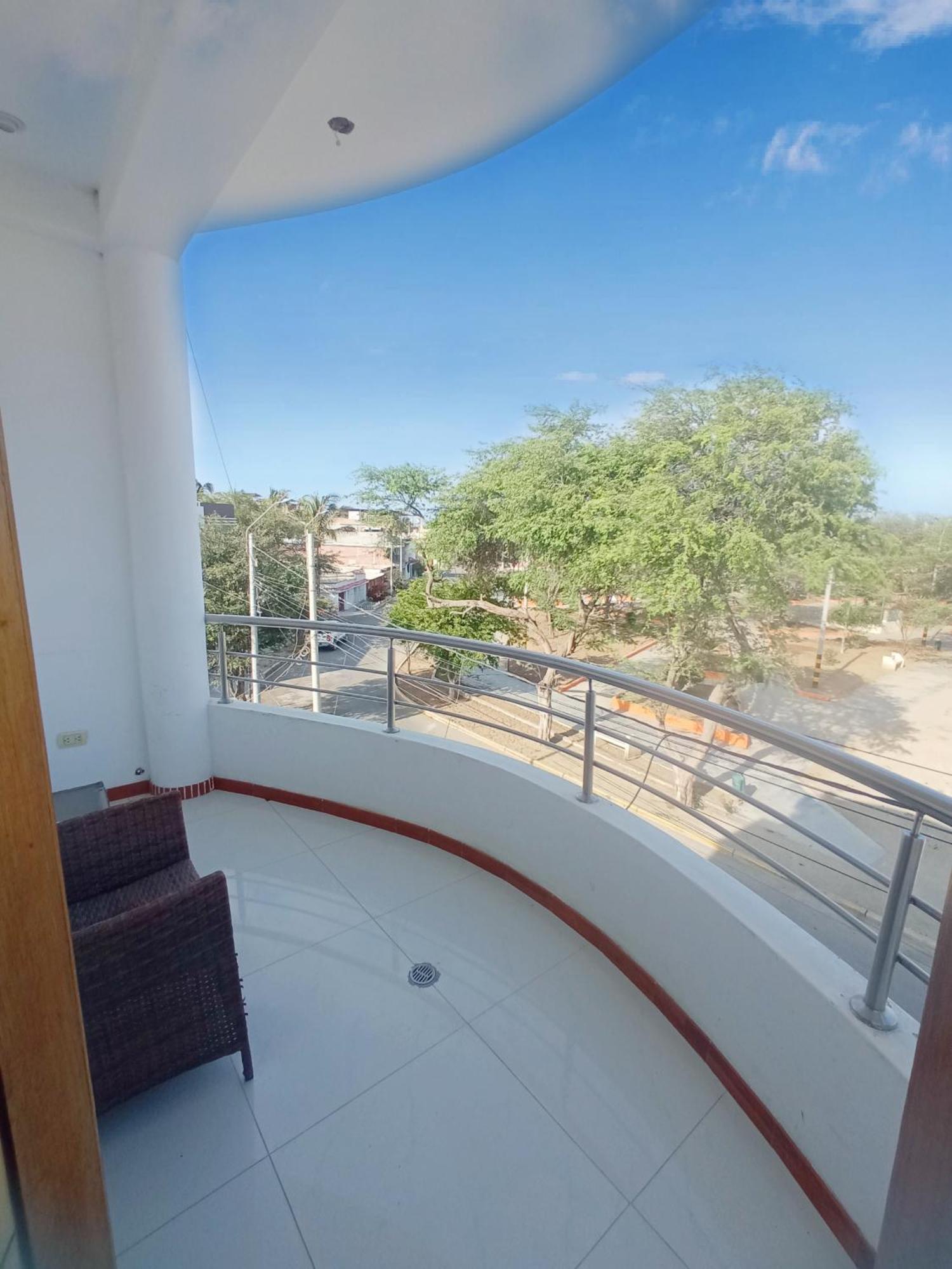 Deluxe Hotel Talara - A 5 Minutos Del Aeropuerto Y Plaza De Armas الغرفة الصورة