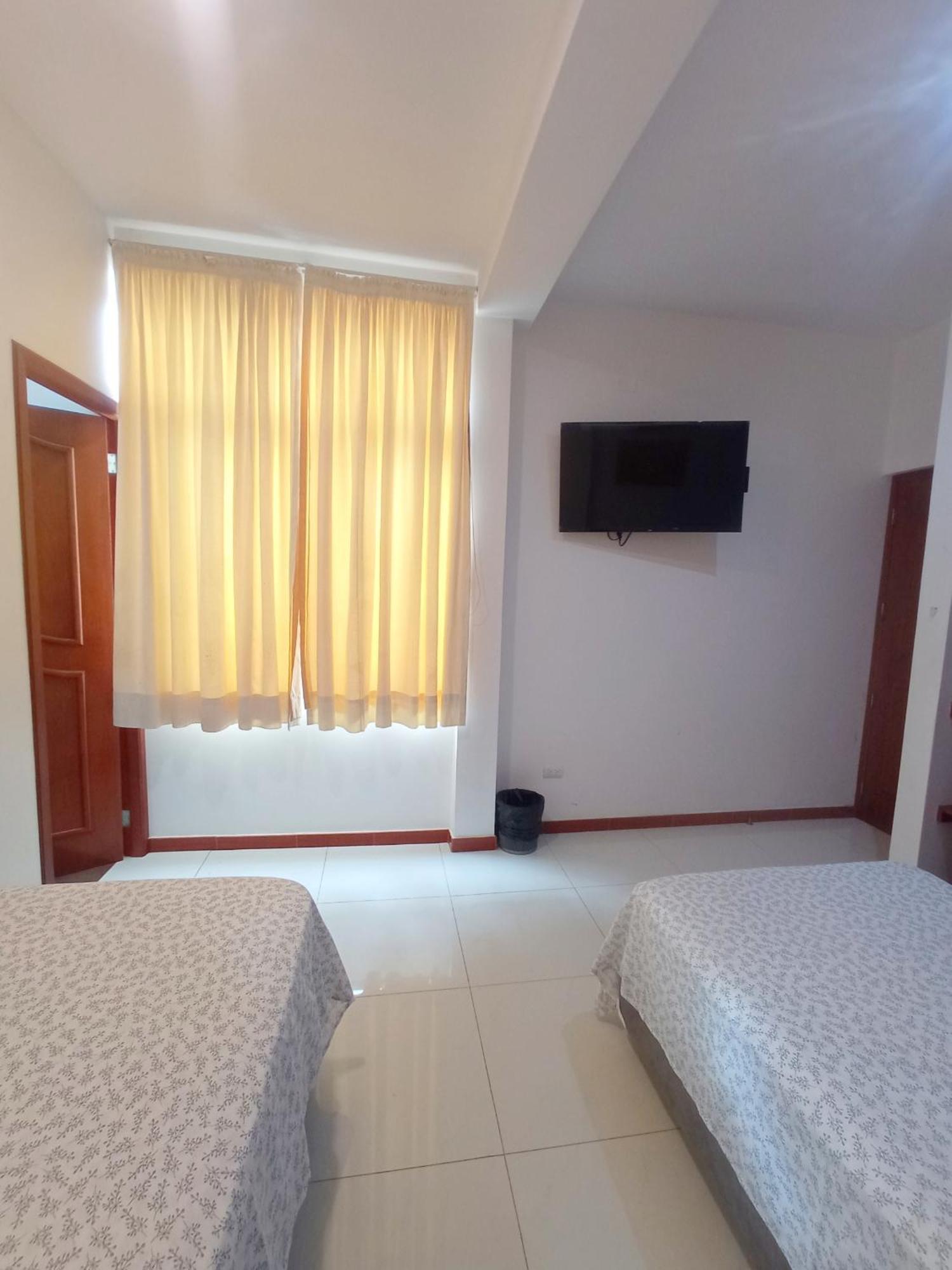 Deluxe Hotel Talara - A 5 Minutos Del Aeropuerto Y Plaza De Armas الغرفة الصورة